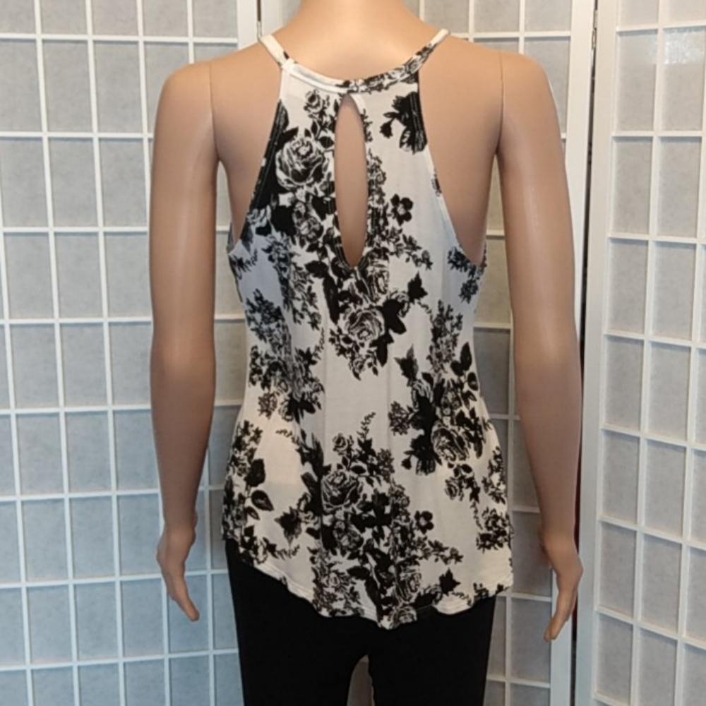 “Free Kisses” Tank Top – Black/White – Sleeveless - Women's Small - Picture 3 of 5